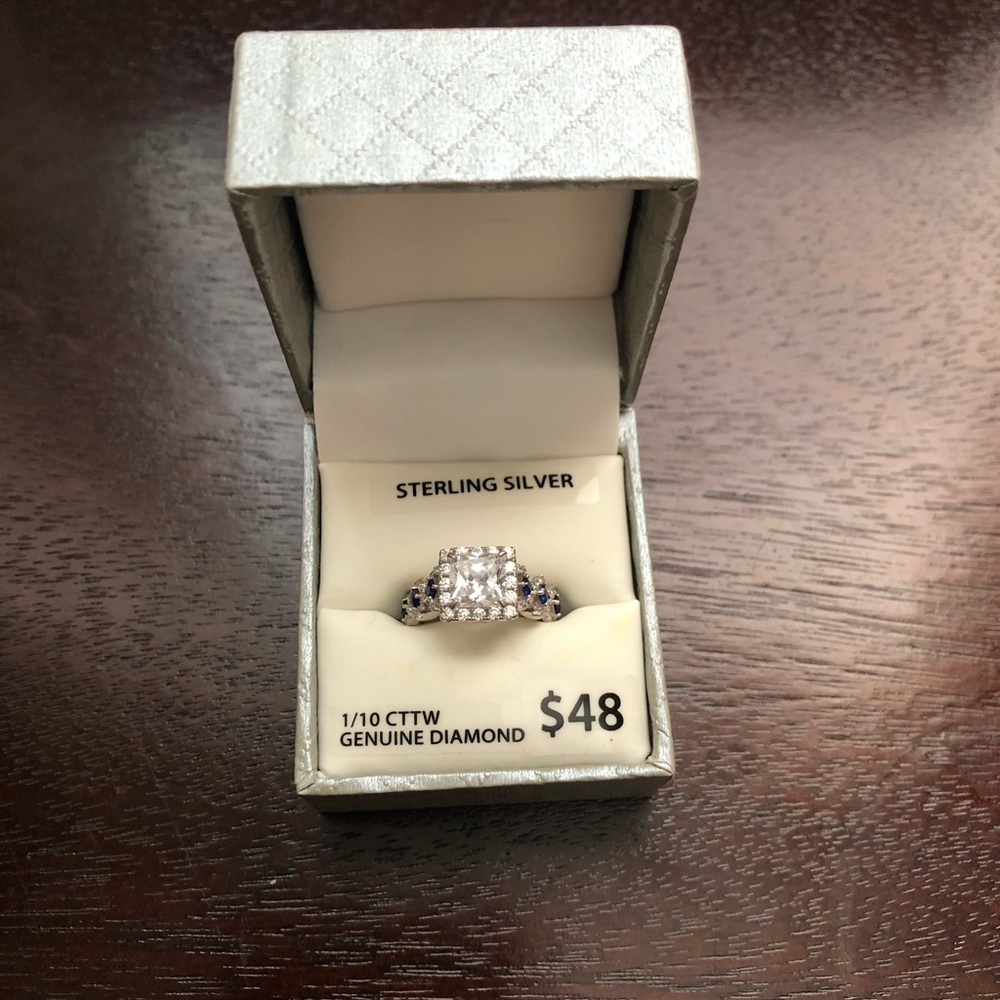 Brand new .925 sterling silver ring size 5